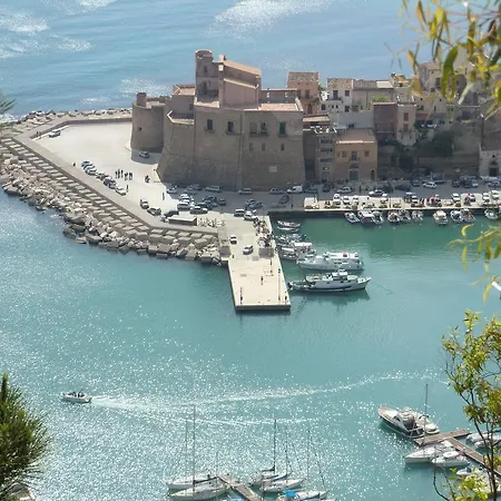 Vacanze C M Windsurf 2* Alcamo Marina